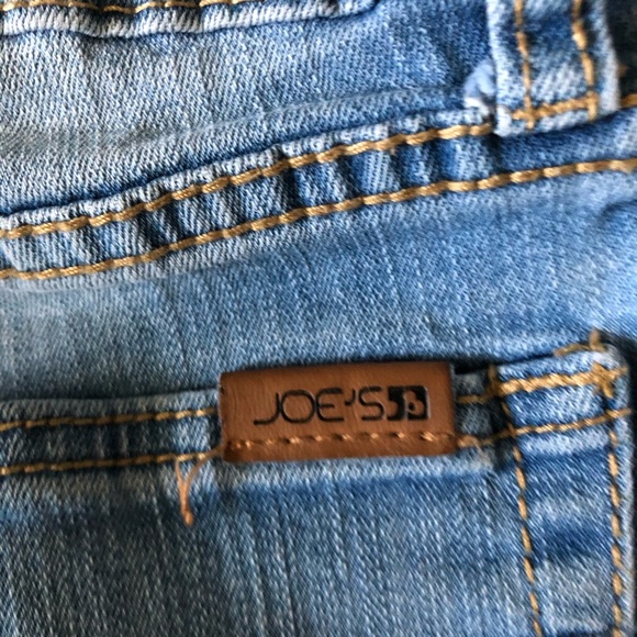 Distressed shorts - Picture 2 of 5